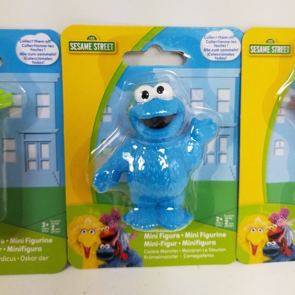 Sesame Street Action Figure set cake decorations approxima 2" + or - - Picture 7 of 15